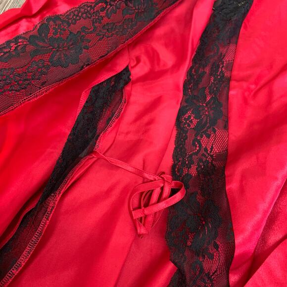 NWT Fredrick's of Hollywood Aspen Mae Robe Red Satin & Black Lace Trim Small - Picture 5 of 9